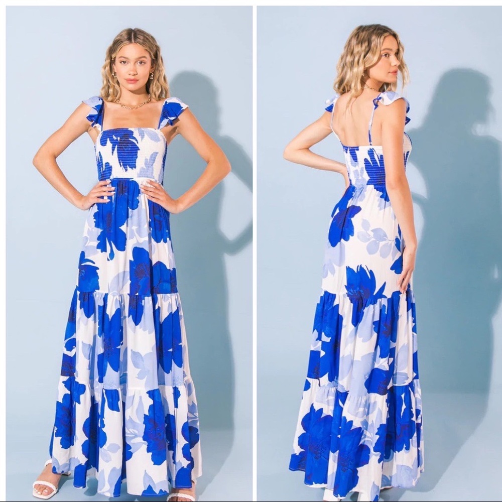 🆕 /CHARLOTTE/ Blue Floral Smocked Bodice Maxi Dress